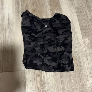 Lululemon UVP run short sleeve shirt